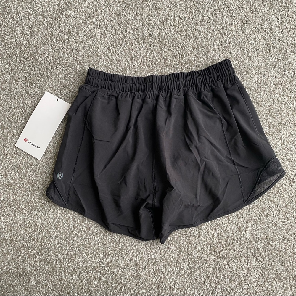 ‼️SOLD OUT‼️Lululemon Hotty Hot Low Rise 4” Shorts Lined - Picture 6 of 8